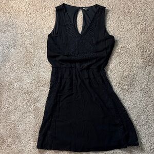 Elegant Black Sleeveless Dress